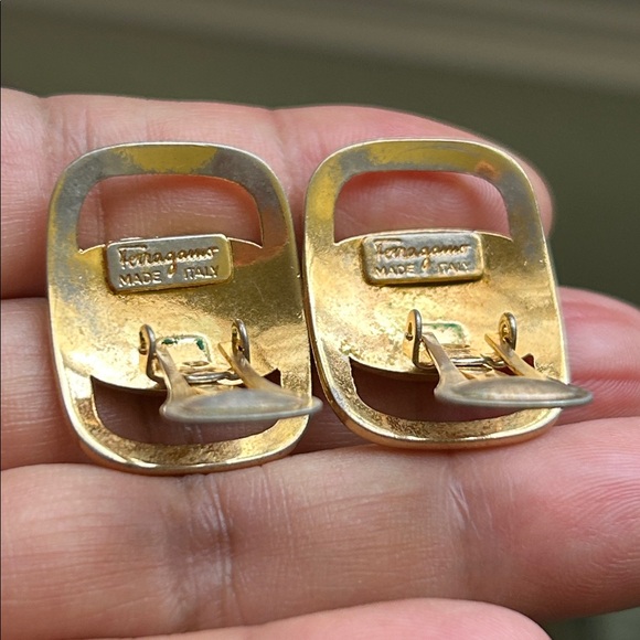 🖤VTG Salvatore Ferragamo Vara Gold Tone Clip-On Earrings - Picture 9 of 15